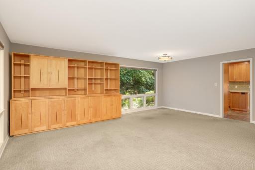 576 Montcalm Place, Saint Paul, MN 55116