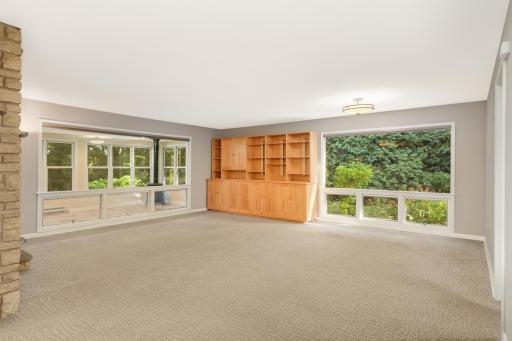 576 Montcalm Place, Saint Paul, MN 55116