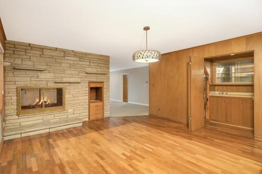576 Montcalm Place, Saint Paul, MN 55116