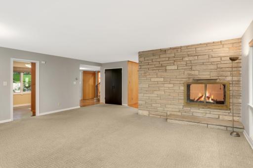 576 Montcalm Place, Saint Paul, MN 55116