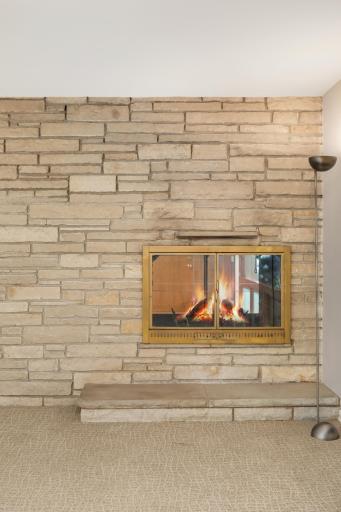 576 Montcalm Place, Saint Paul, MN 55116