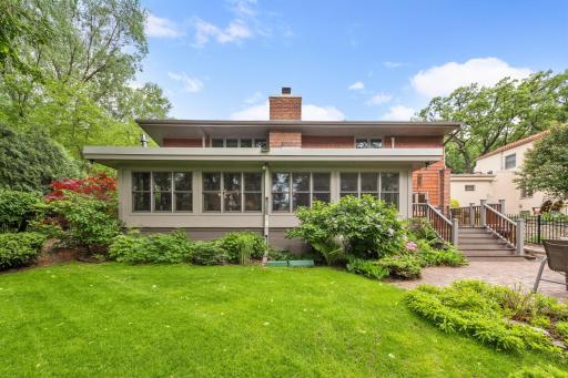 576 Montcalm Place, Saint Paul, MN 55116