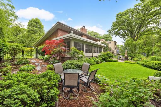 576 Montcalm Place, Saint Paul, MN 55116