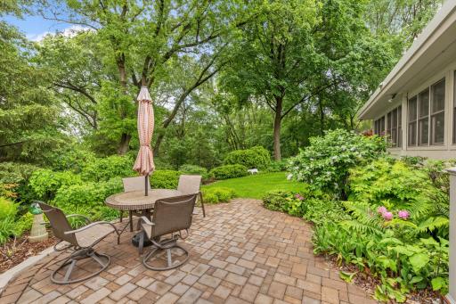 576 Montcalm Place, Saint Paul, MN 55116