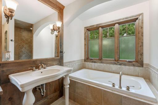 5808 Louis Avenue, Minnetonka, MN 55345