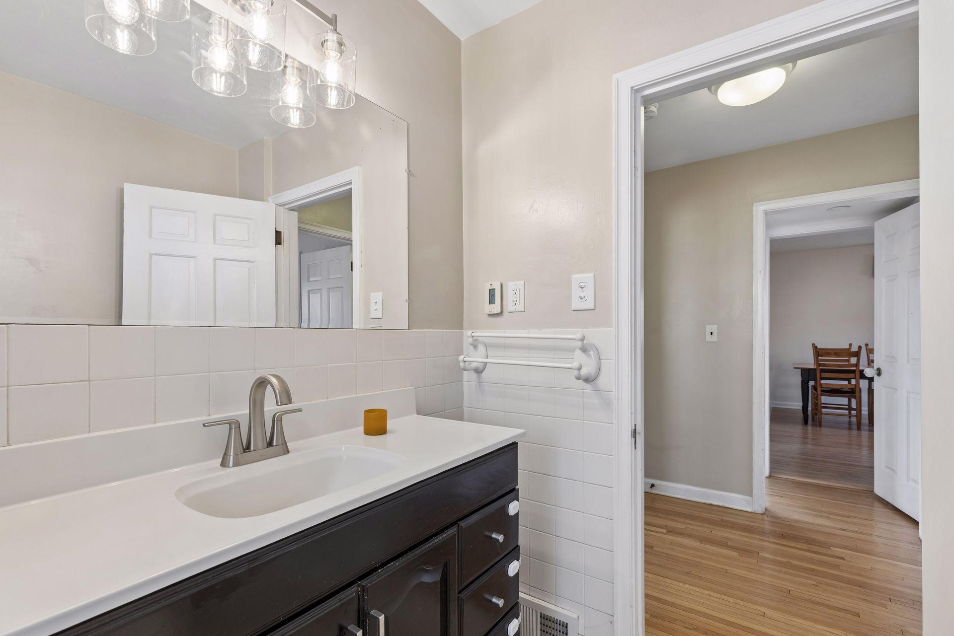 1693 Charles Avenue - Spacecrafting - 0021.jpg