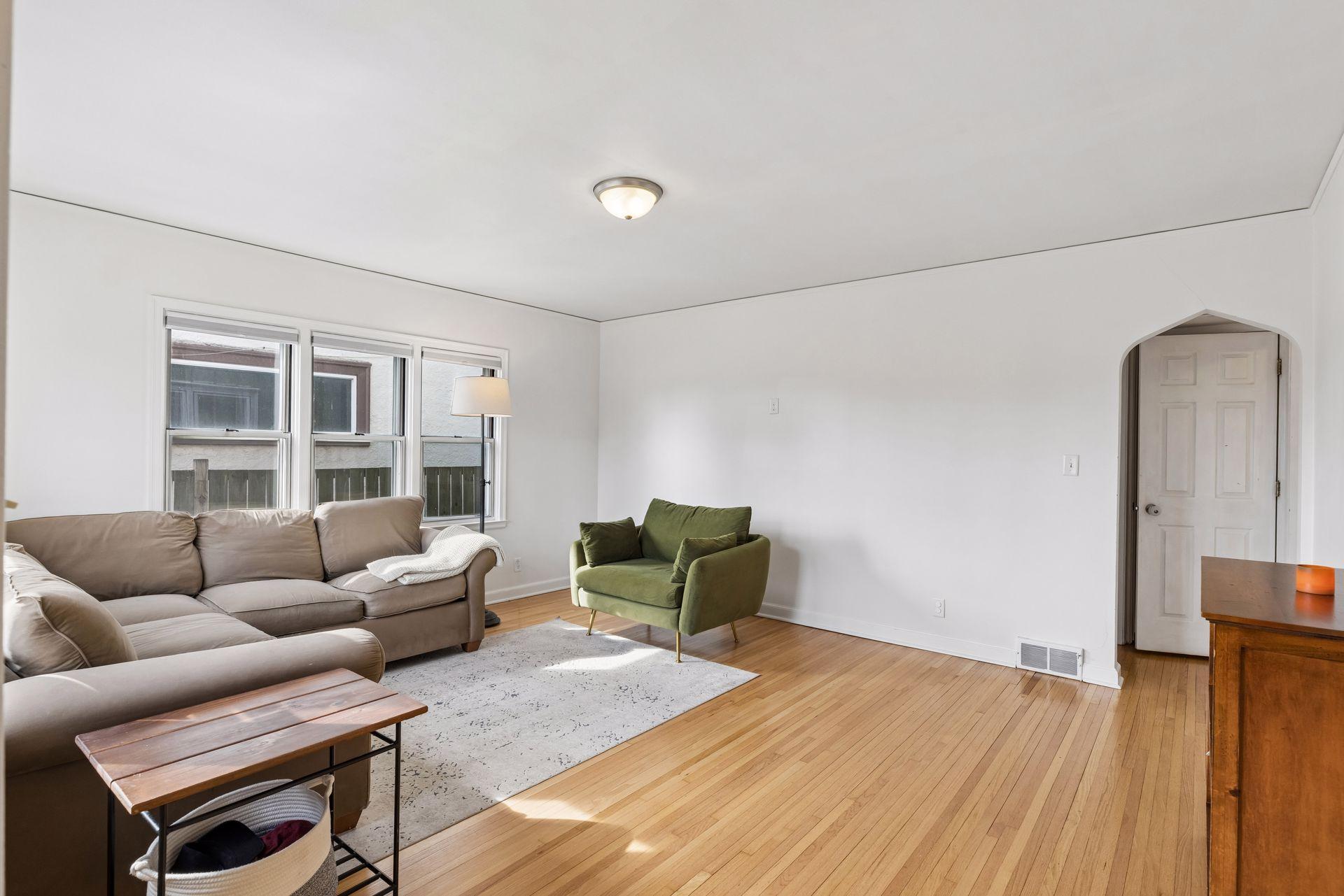 1693 Charles Avenue - Spacecrafting - 0007.jpg