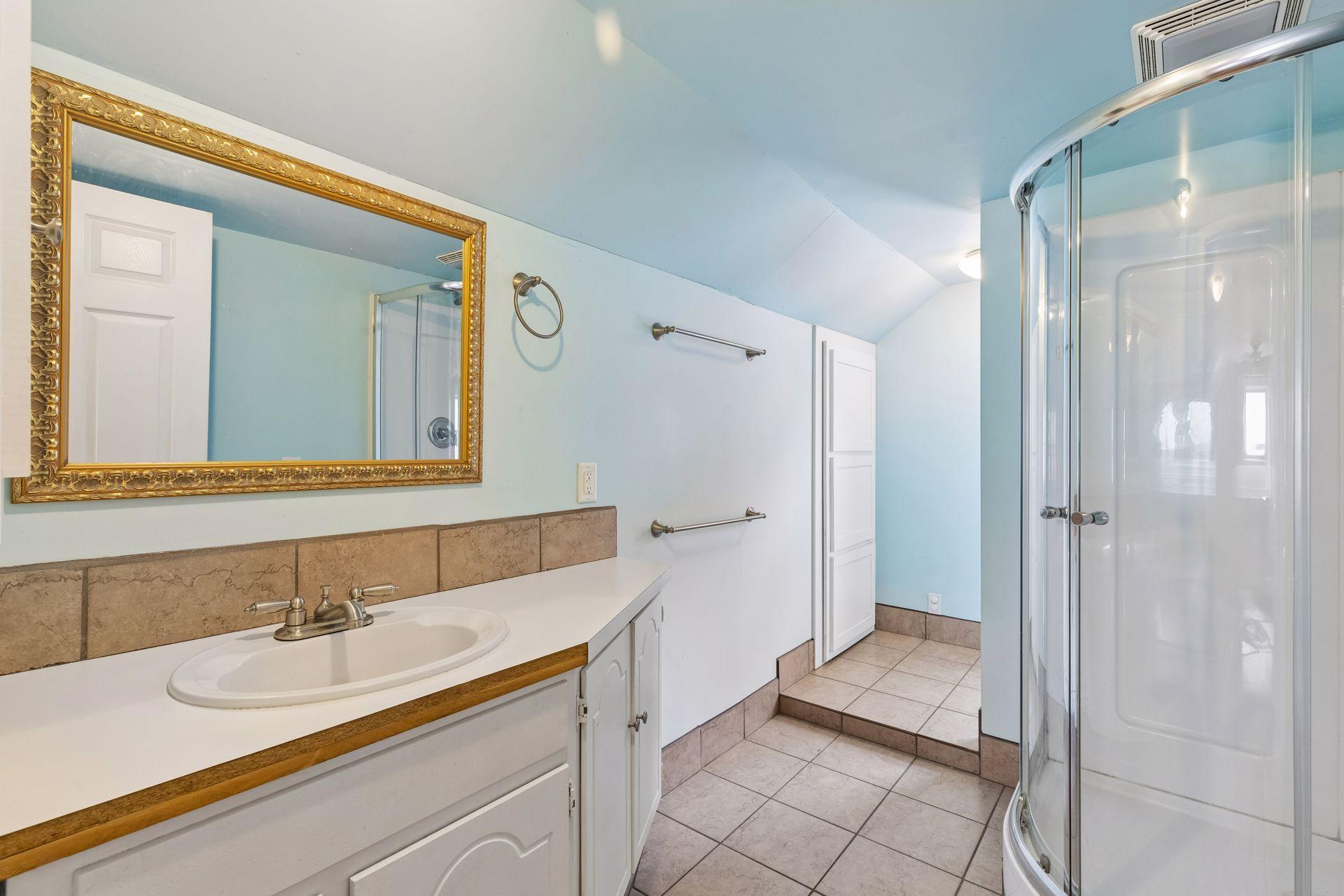 1693 Charles Avenue - Spacecrafting - 0025.jpg