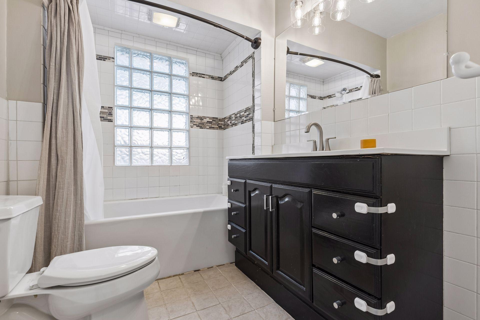 1693 Charles Avenue - Spacecrafting - 0019.jpg