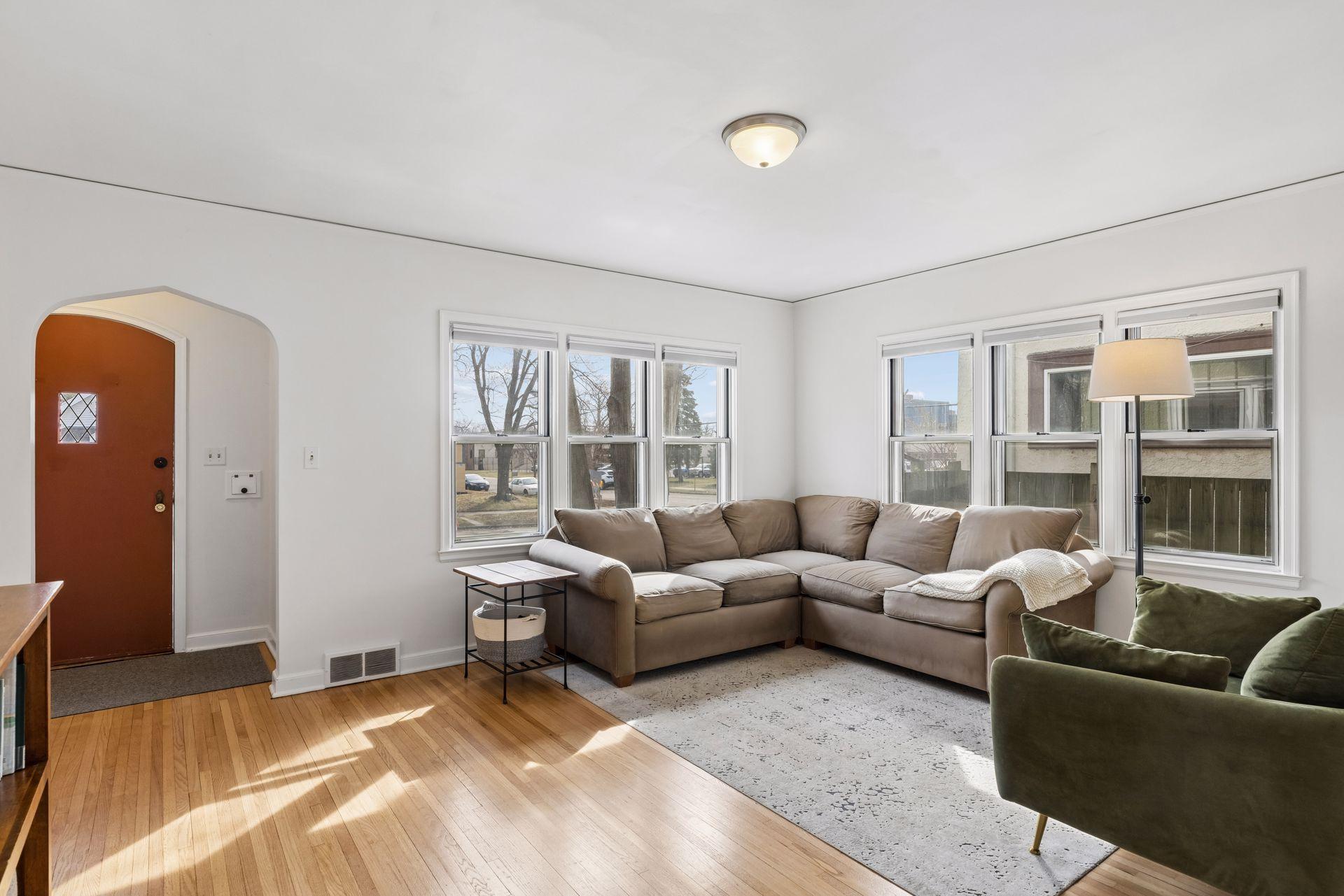 1693 Charles Avenue - Spacecrafting - 0005.jpg