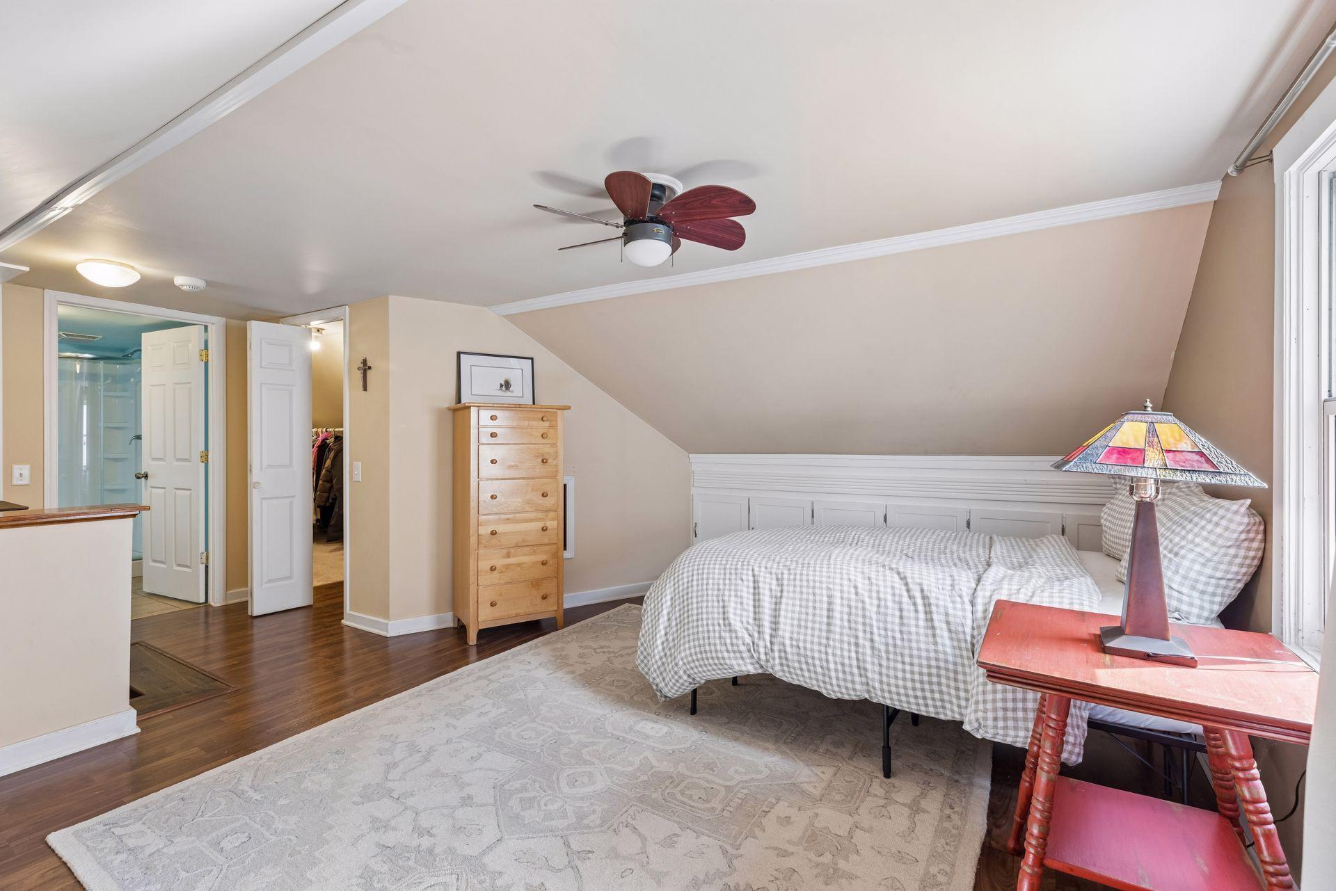 1693 Charles Avenue - Spacecrafting - 0023.jpg