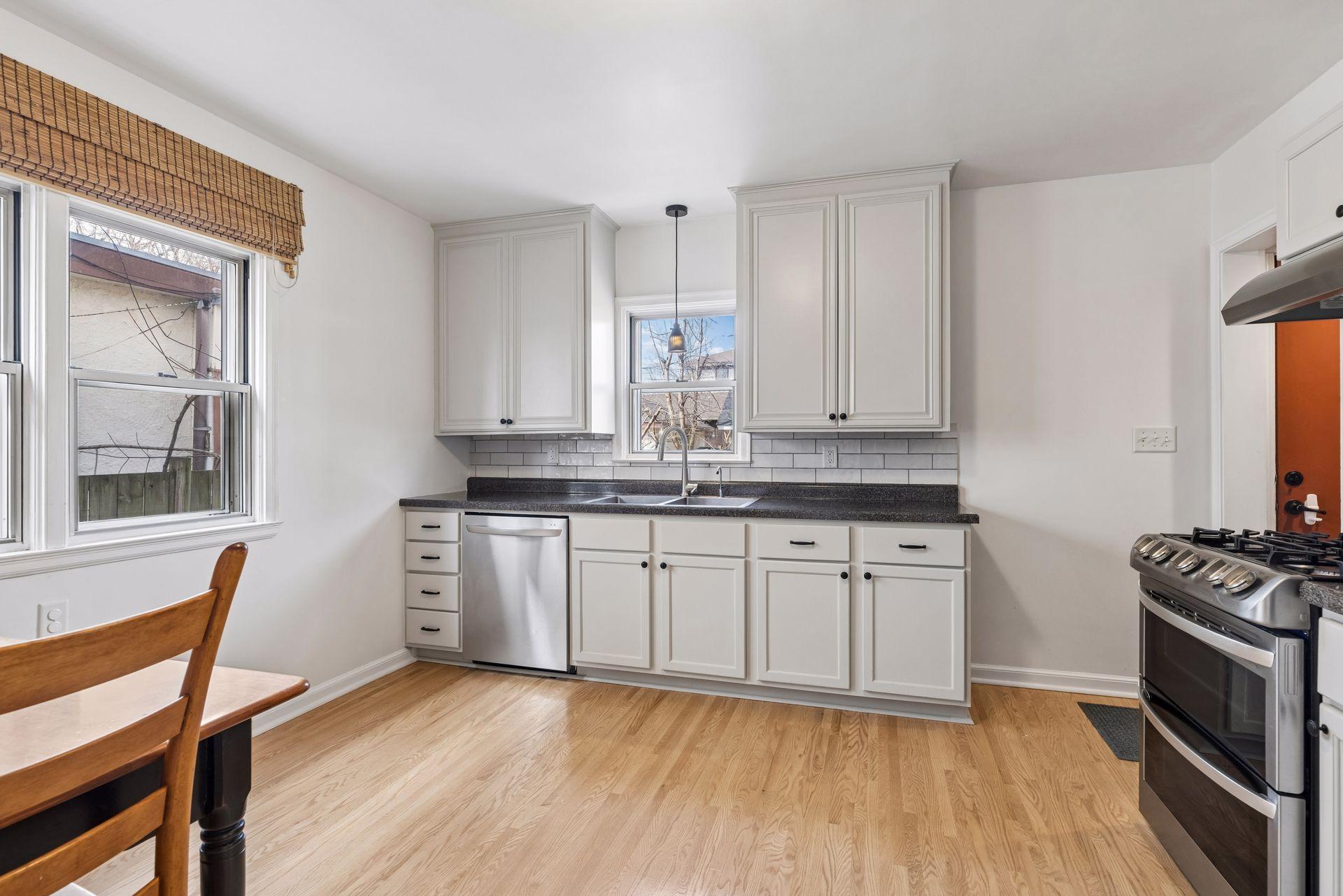 1693 Charles Avenue - Spacecrafting - 0011.jpg