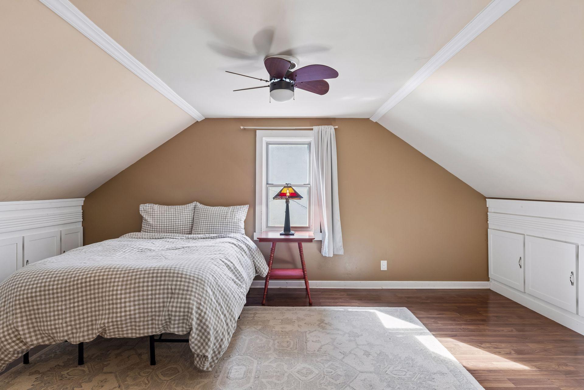 1693 Charles Avenue - Spacecrafting - 0022.jpg