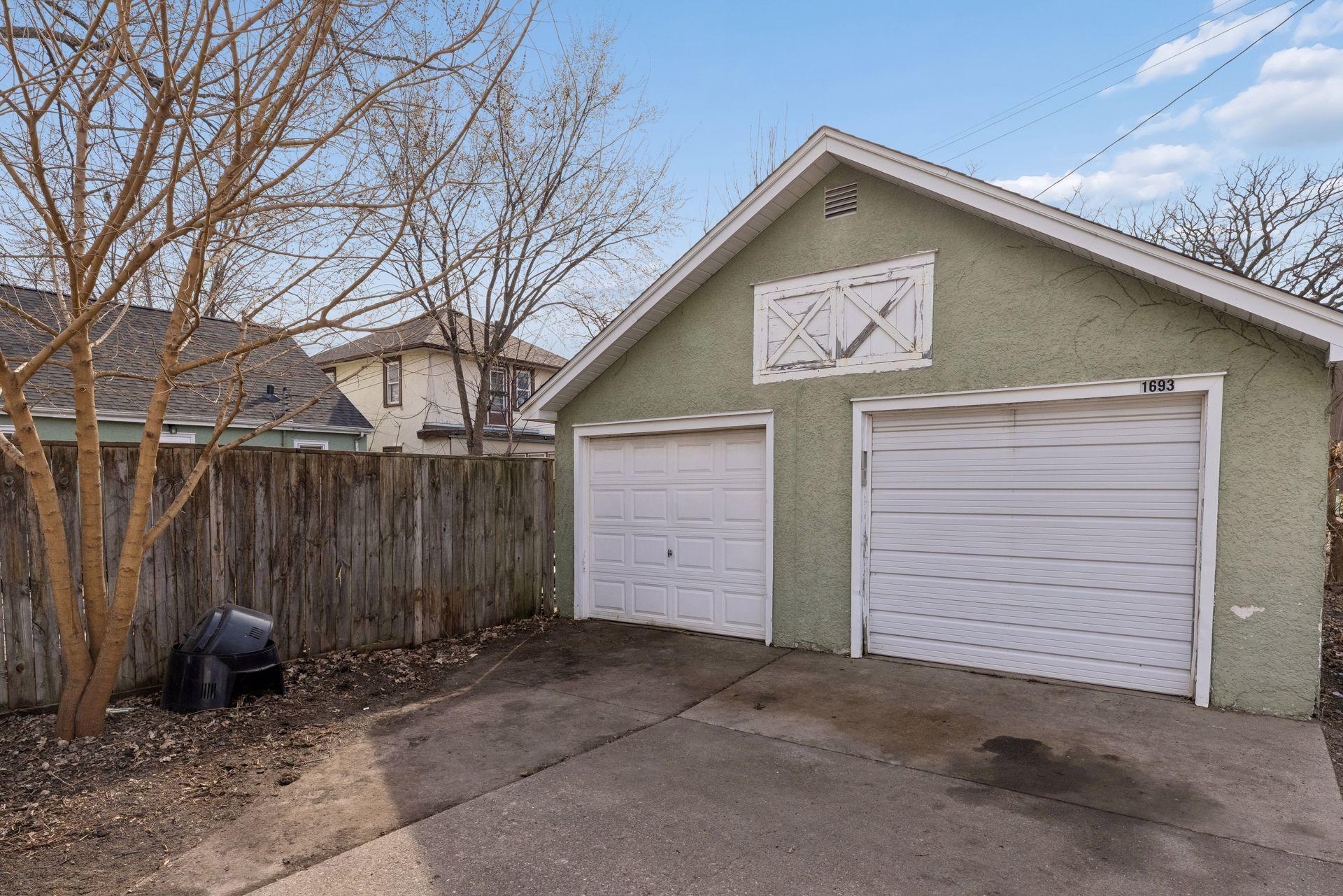 1693 Charles Avenue - Spacecrafting - 0046.jpg