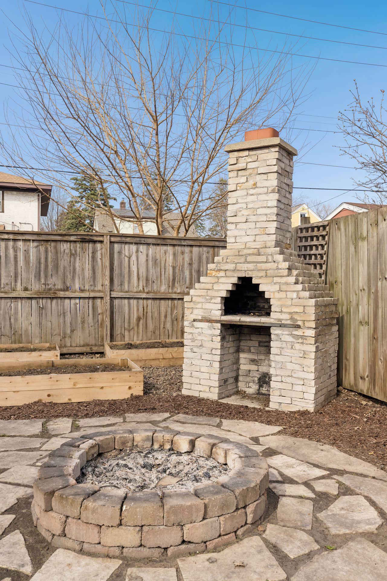 1693 Charles Avenue - Spacecrafting - 0043.jpg