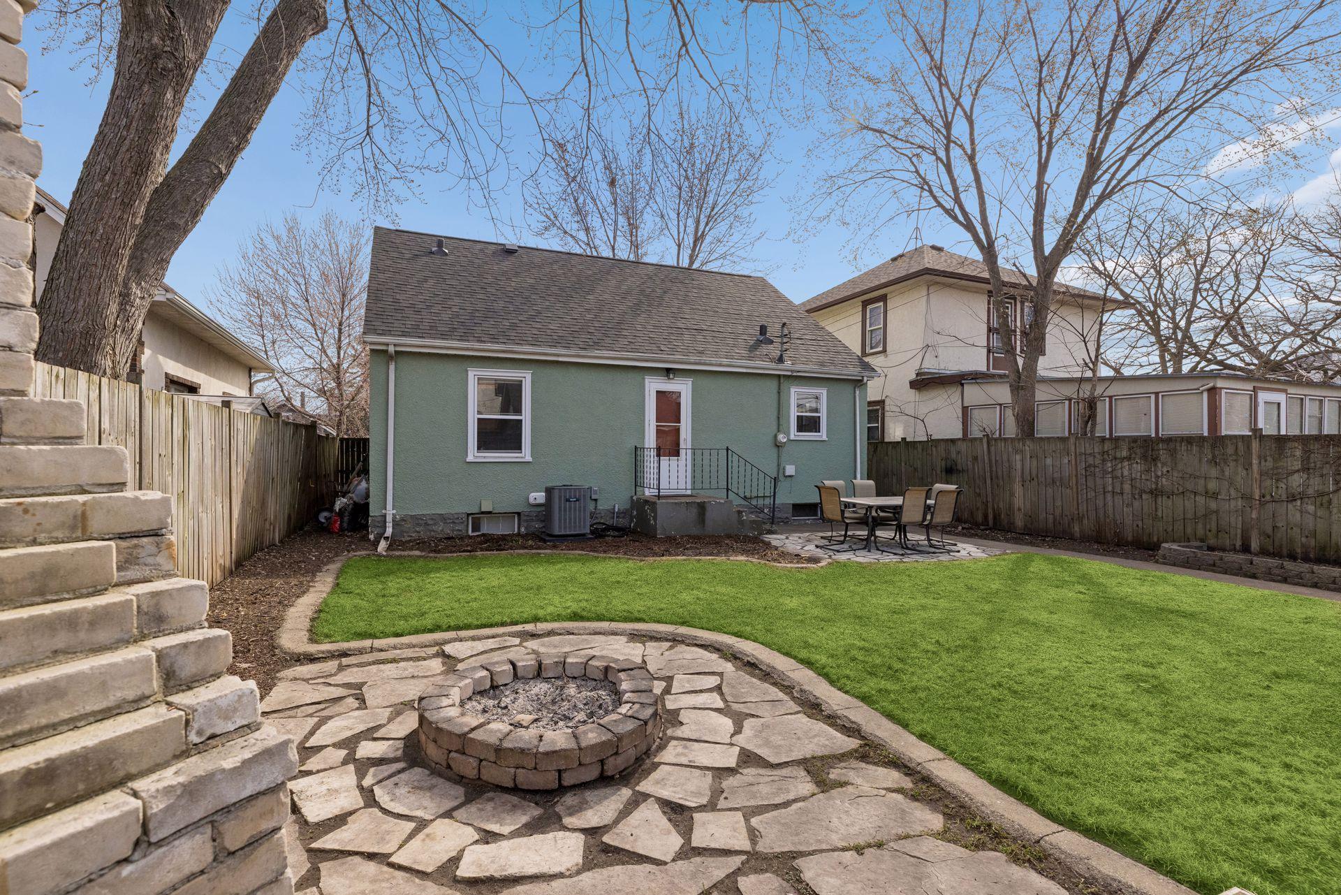 1693 Charles Avenue - Spacecrafting - 0038.jpg