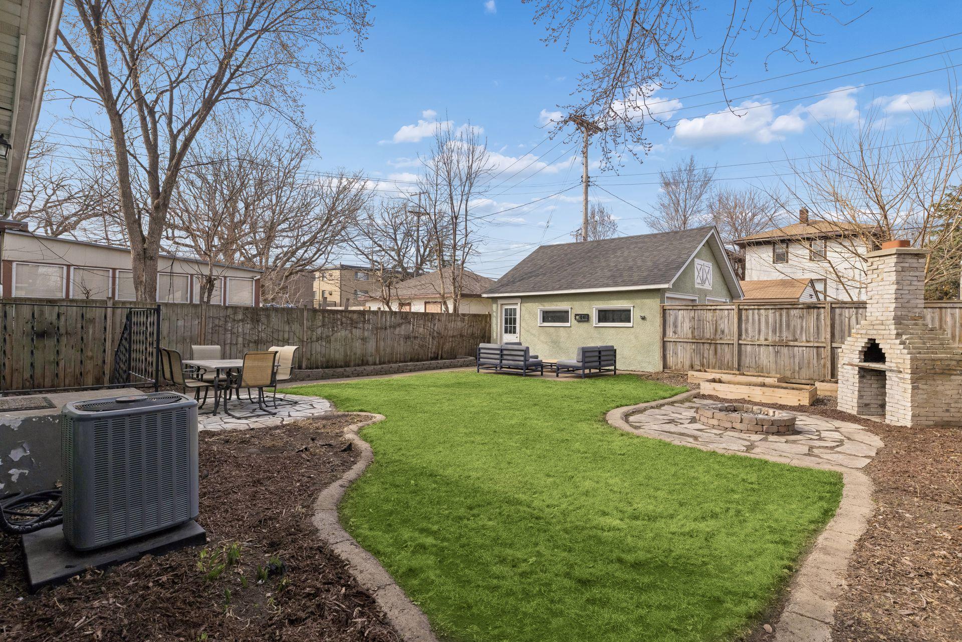 1693 Charles Avenue - Spacecrafting - 0041.jpg