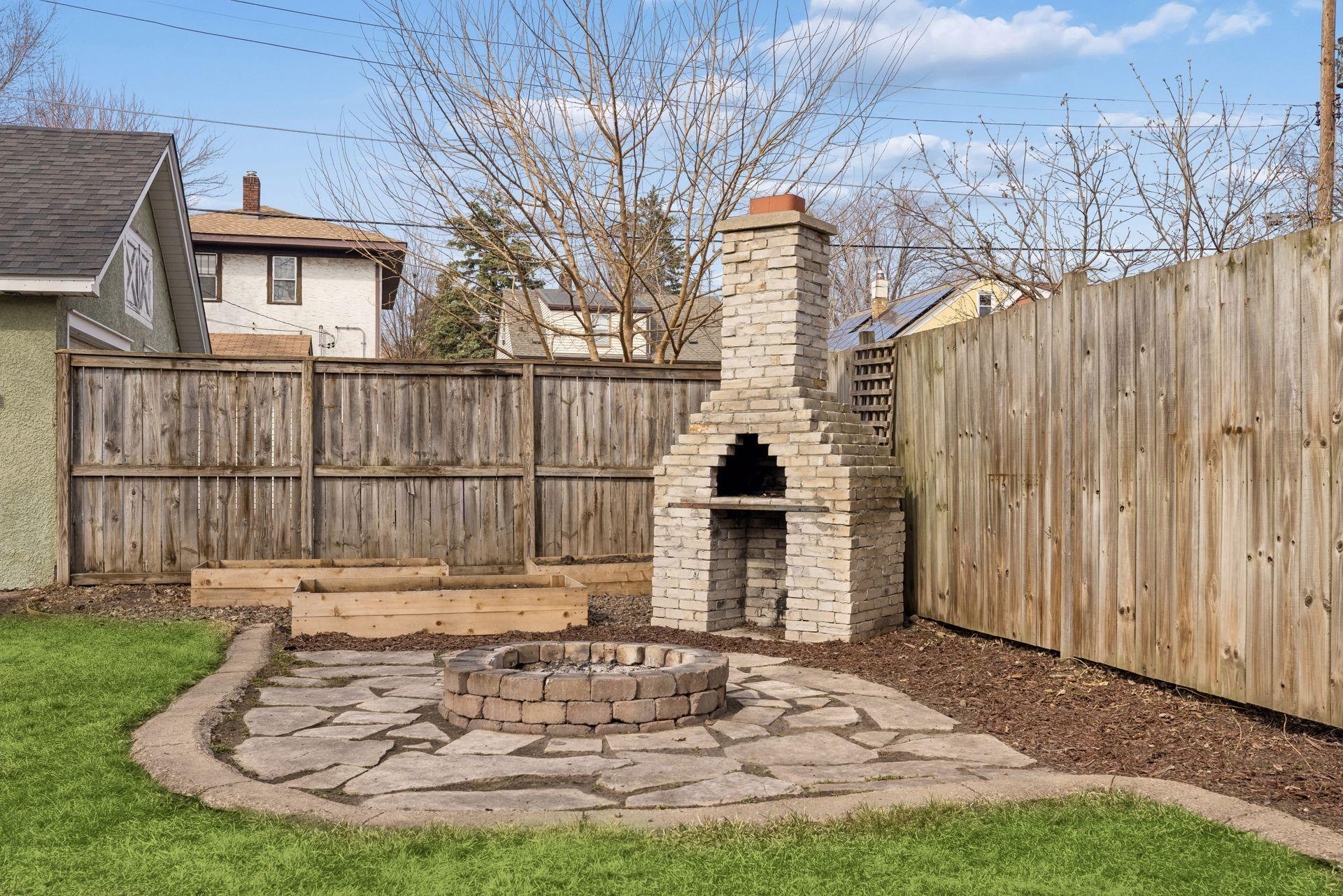 1693 Charles Avenue - Spacecrafting - 0042.jpg