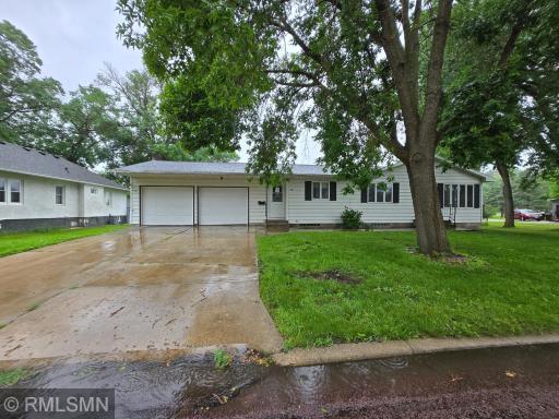 305 W 3rd Street, Winthrop, MN 55396