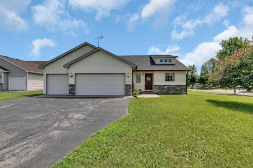 5520 Hawk Court, Saint Cloud, MN 56303