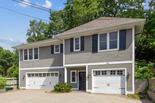 551 - Extraordinarily Private Carriage House in the heart of Summit Hill.jpg