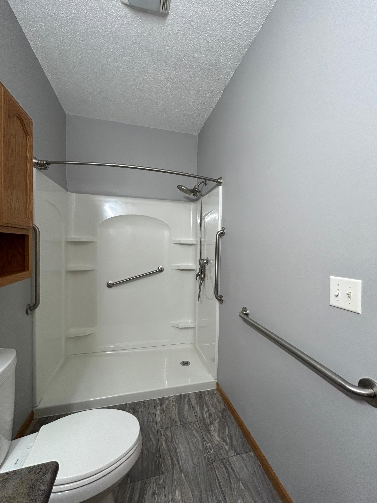 Master Bath.JPG