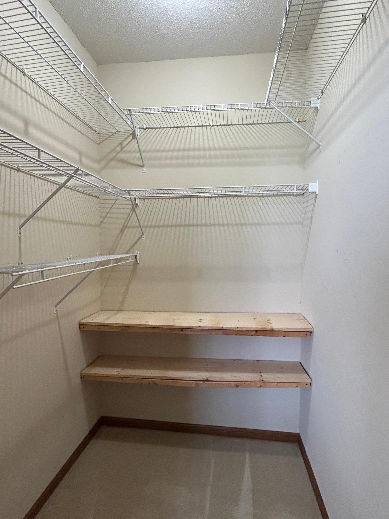 Master Walk in Closet.JPG
