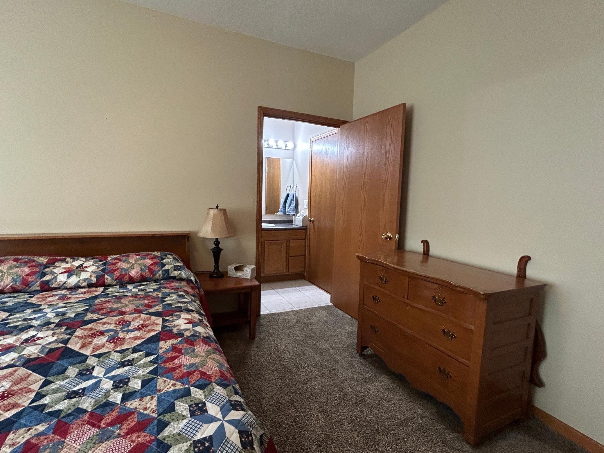 Bedroom 2 And Hollywood Main Bath.JPG