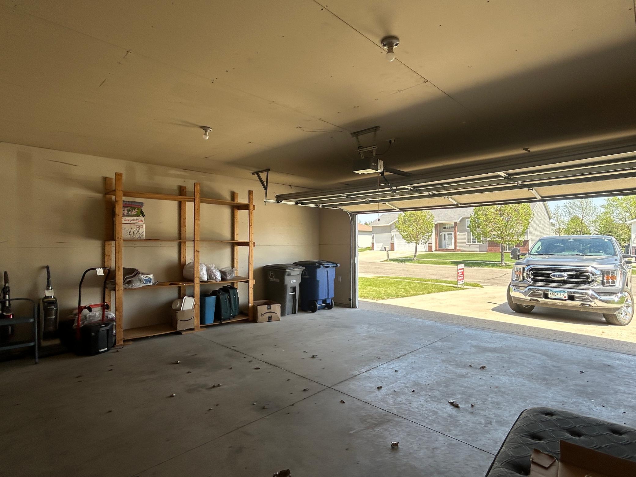Huge Garage.JPG
