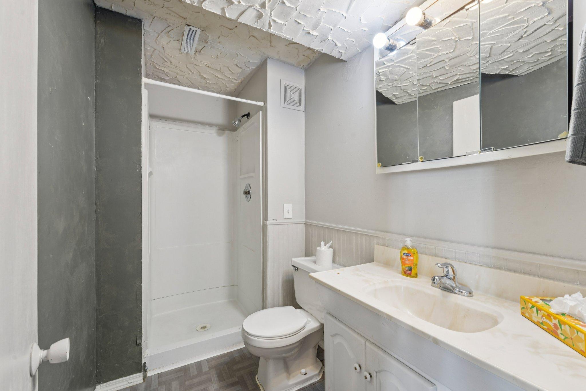 38-web-or-mls-74th Ave-2406-036.jpg