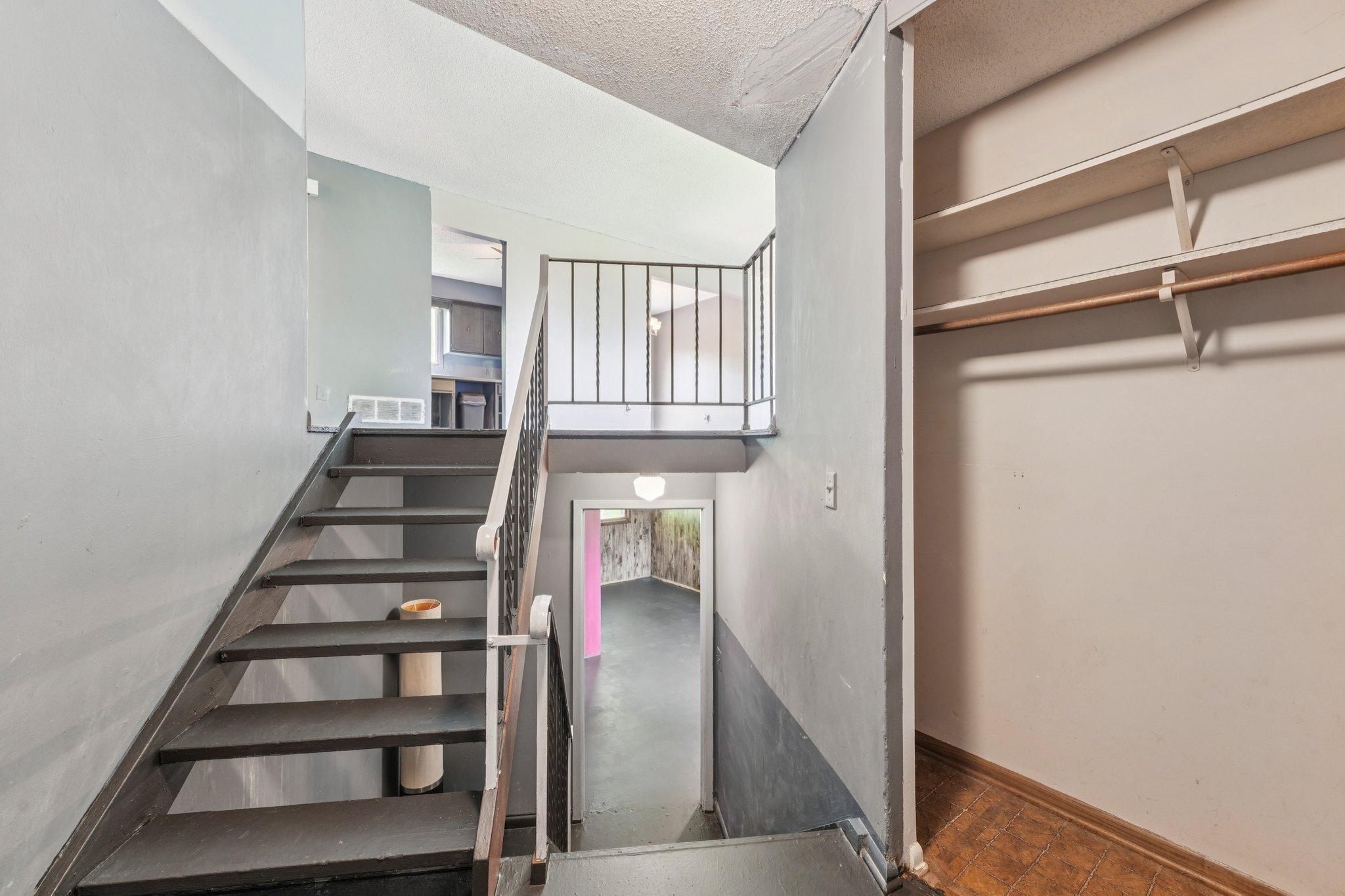 16-web-or-mls-74th Ave-2406-014.jpg