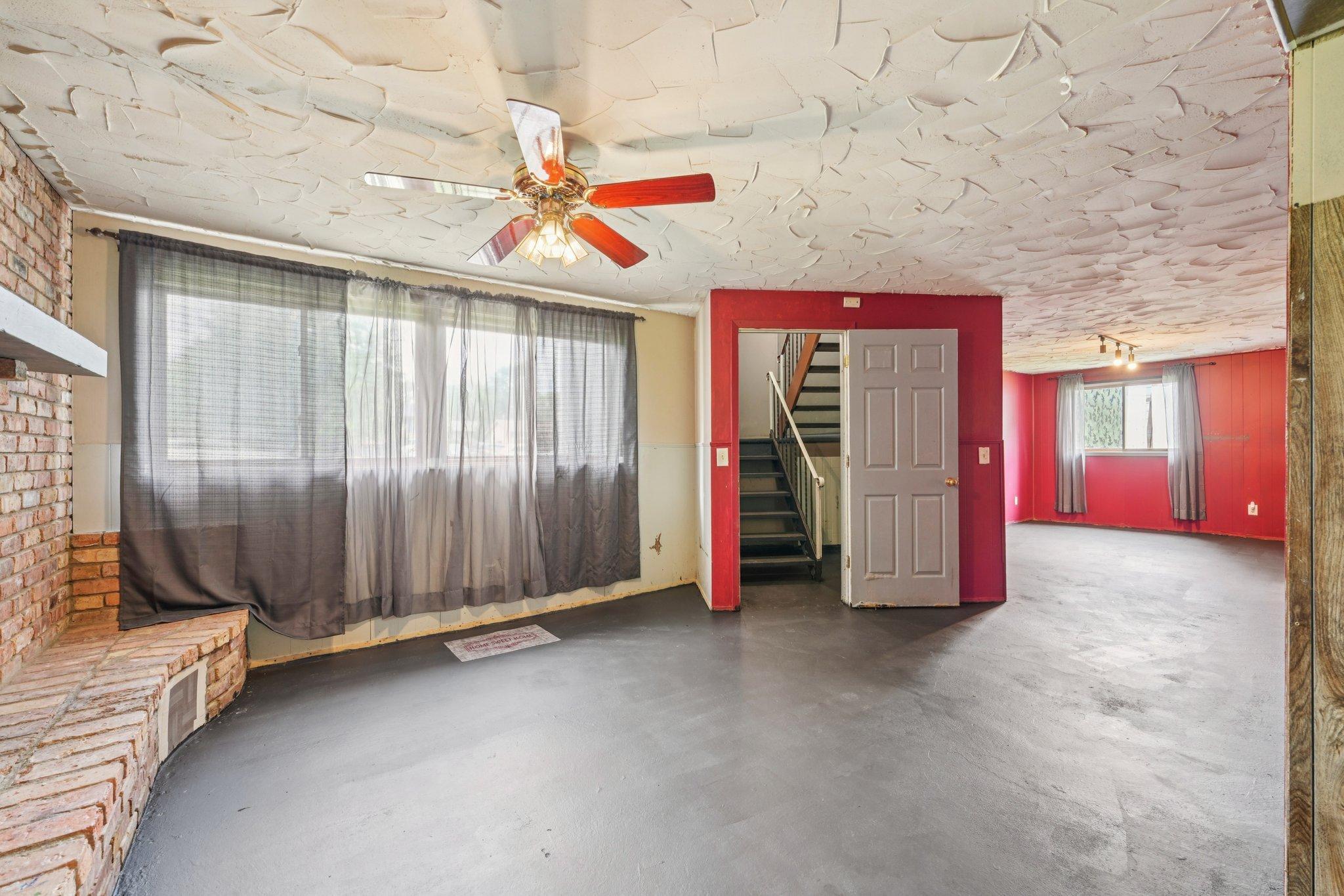 9-web-or-mls-74th Ave-2406-007.jpg