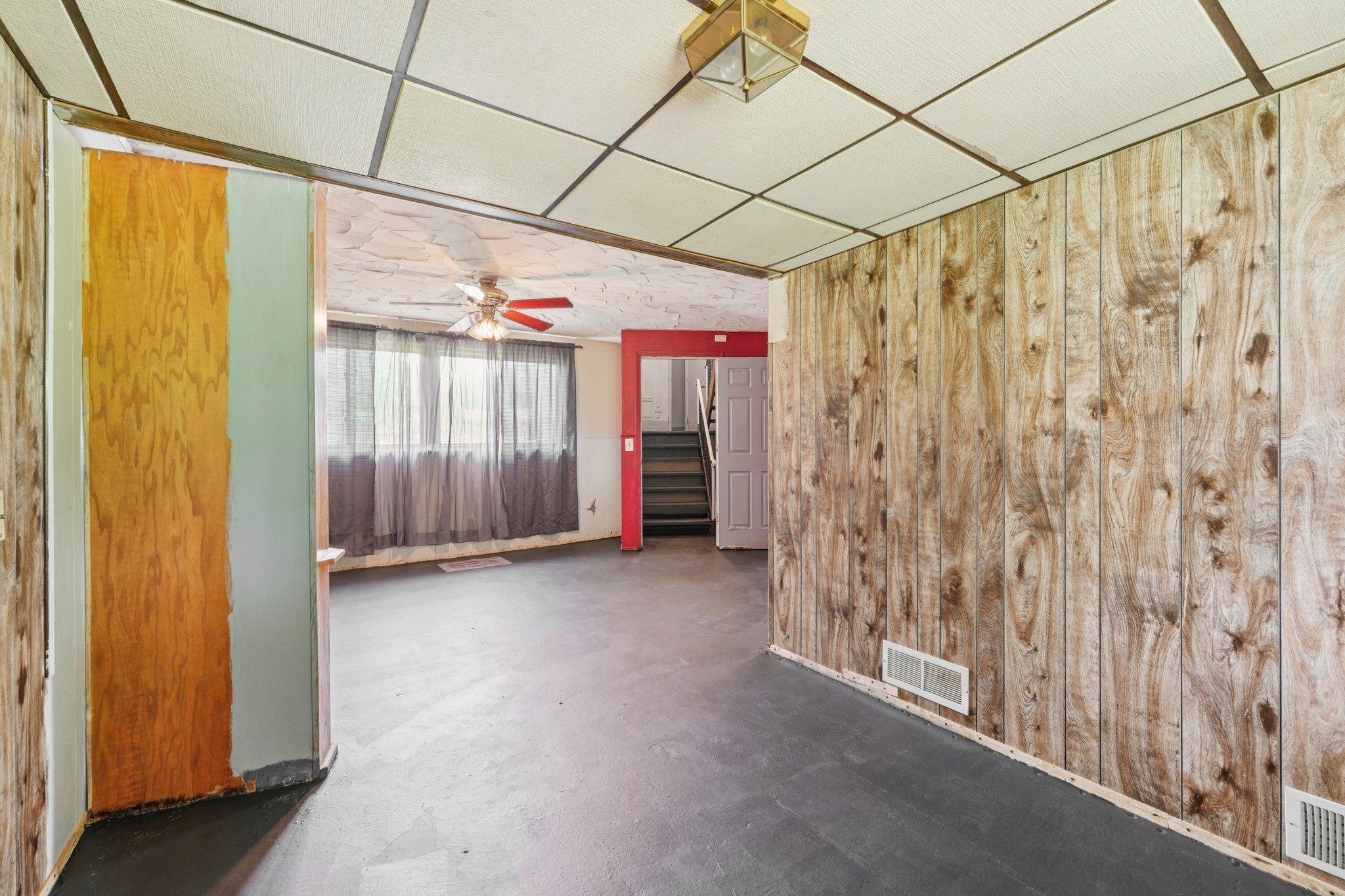 12-web-or-mls-74th Ave-2406-010.jpg