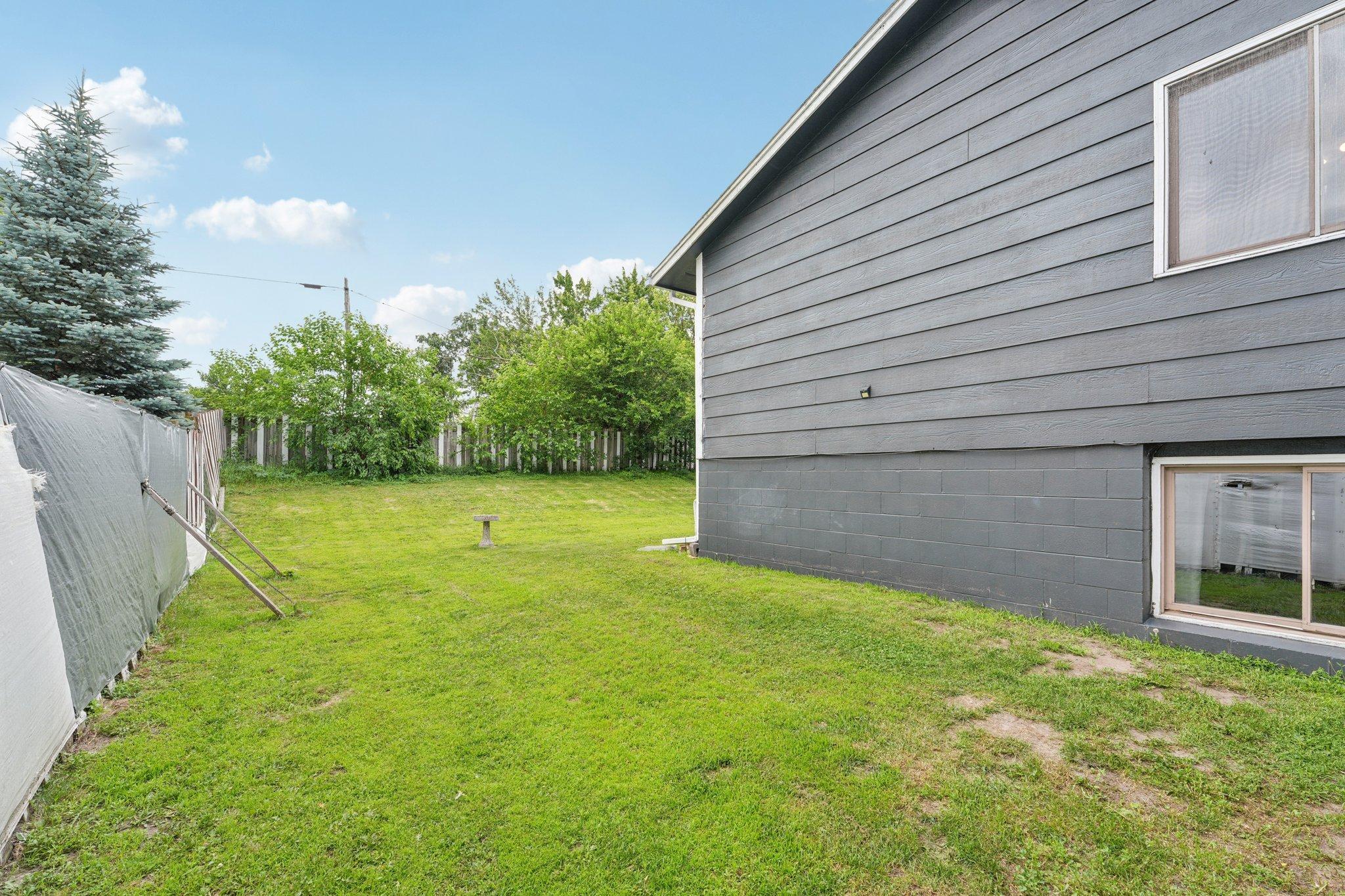 39-web-or-mls-74th Ave-2406-037.jpg