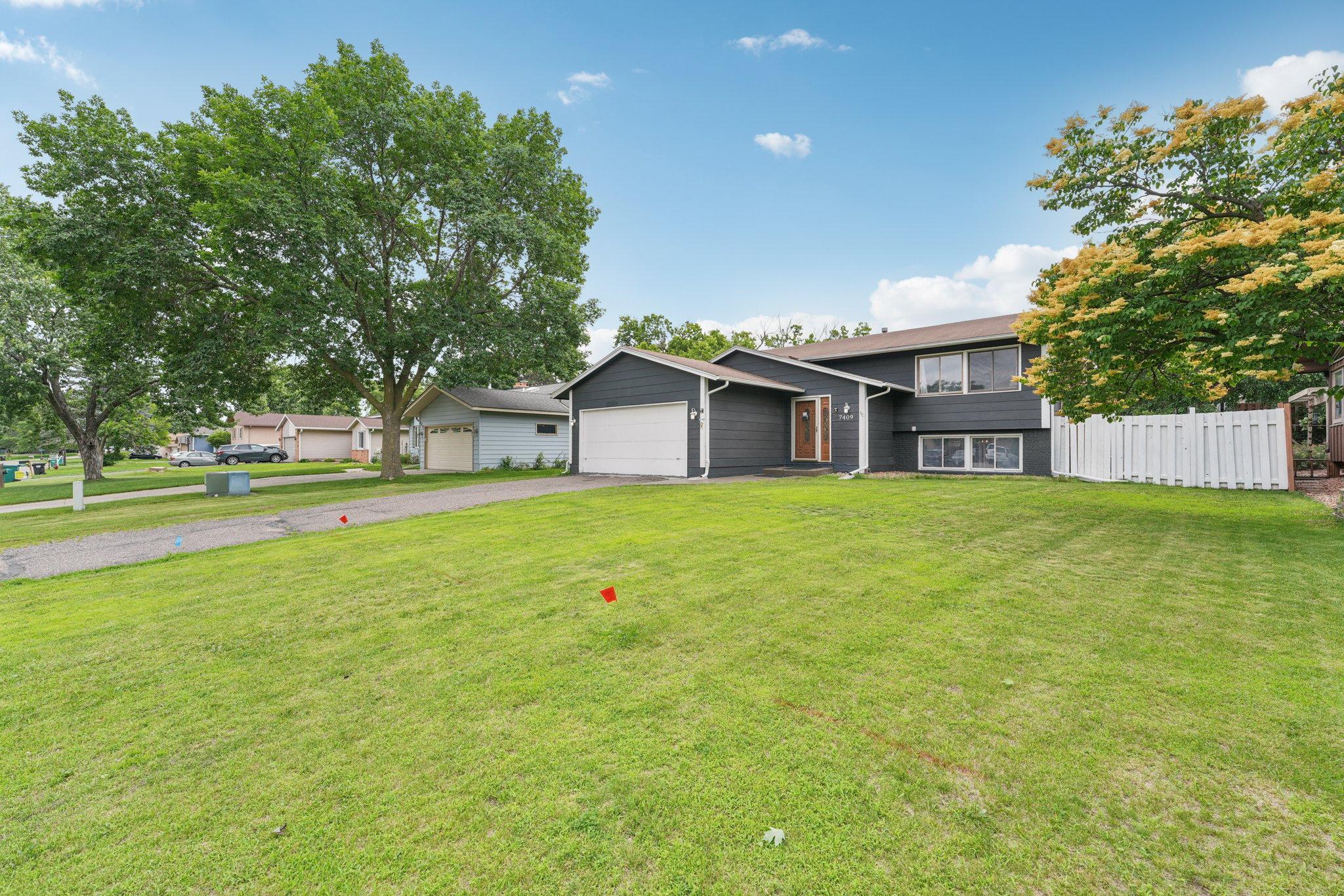 6-web-or-mls-74th Ave-2406-004.jpg