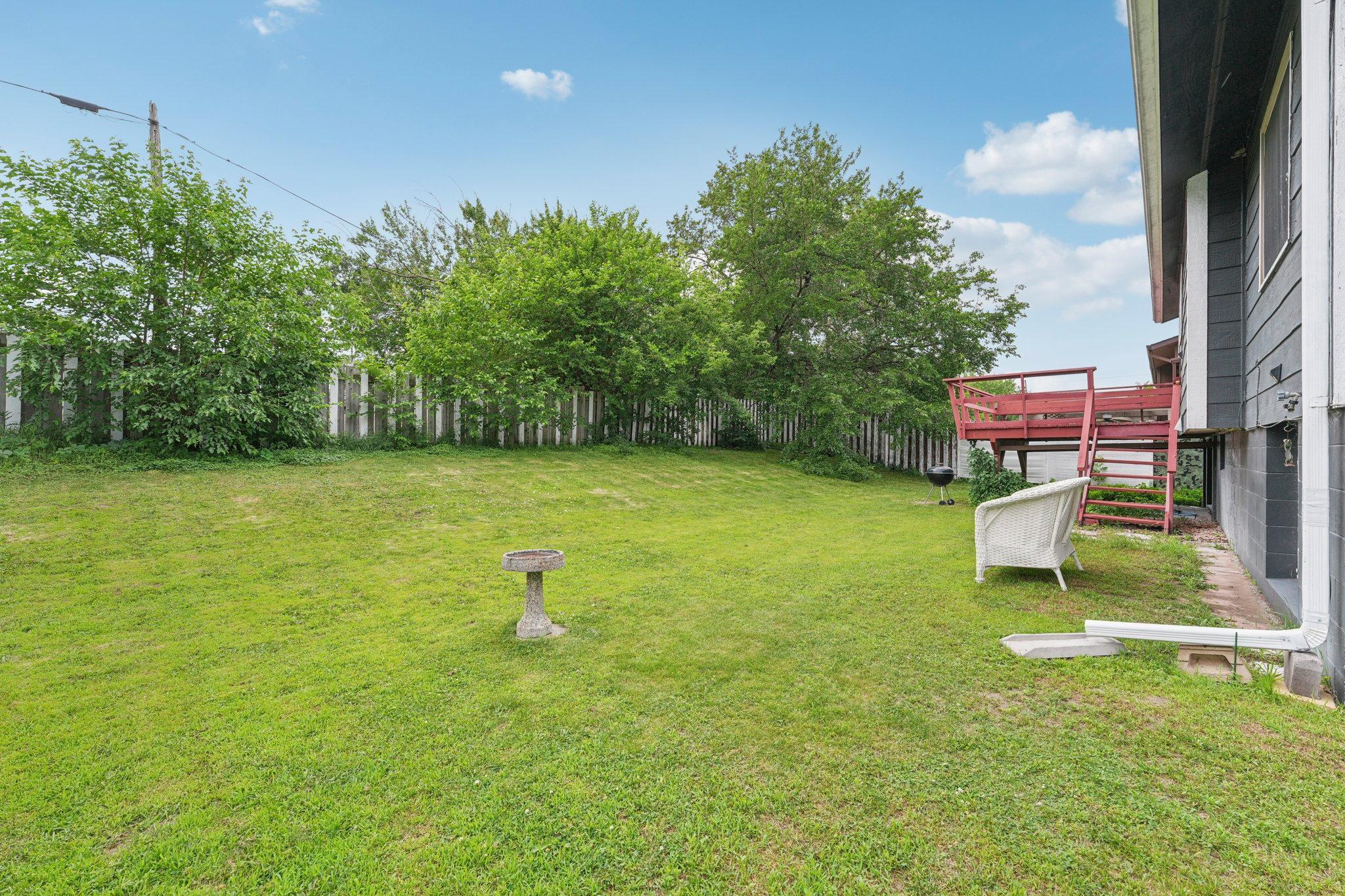 40-web-or-mls-74th Ave-2406-038.jpg