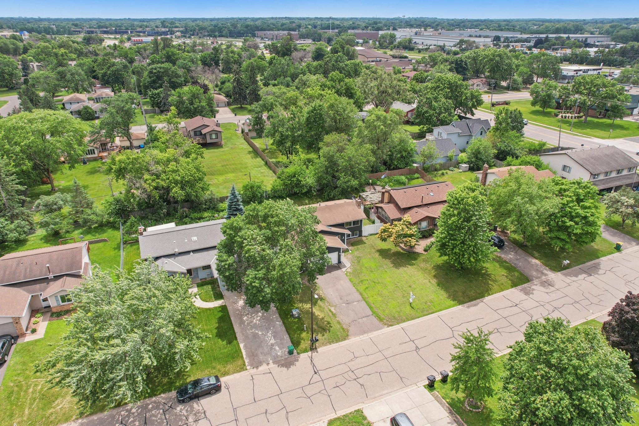 52-web-or-mls-74th Ave-2406-050.jpg