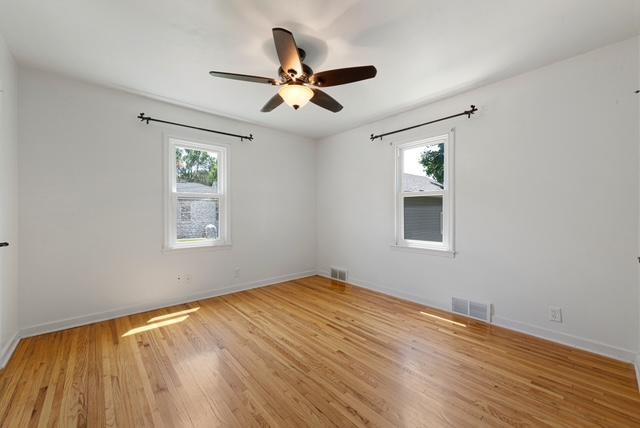 26 Main bedroom.jpg
