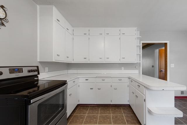 20 Kitchen.jpg