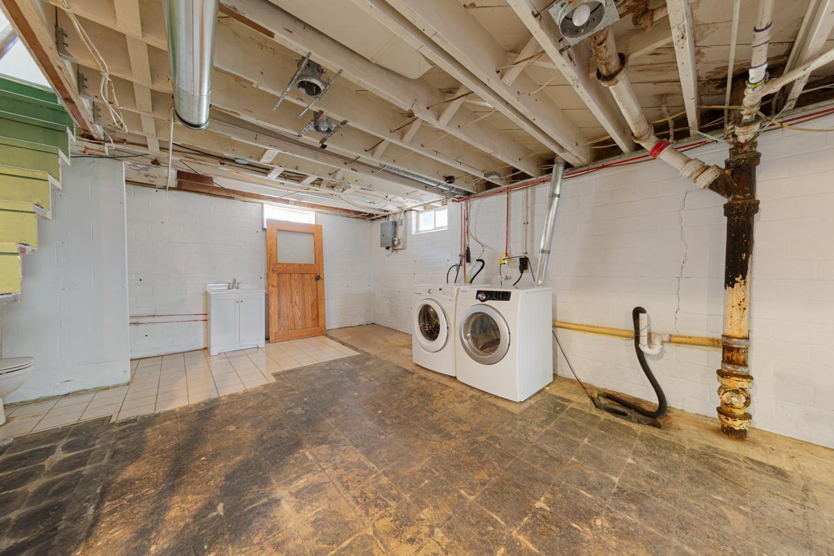 31 Laundry_lower.jpg