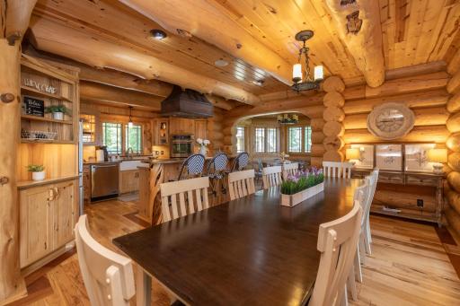 Easily accommodates 20 people for breakfast, lunch or dinner