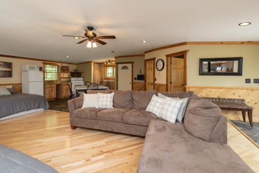 Guest suite above garage with private entrance and complete with full kitchen and bath