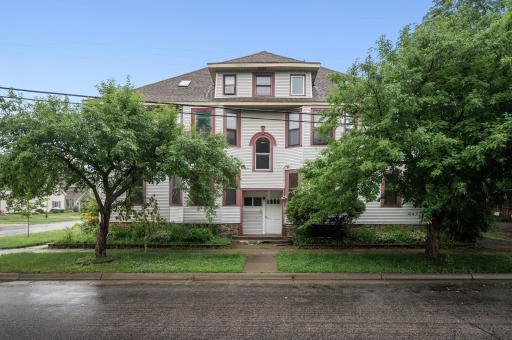61 Delos Street W, Saint Paul, MN 55107
