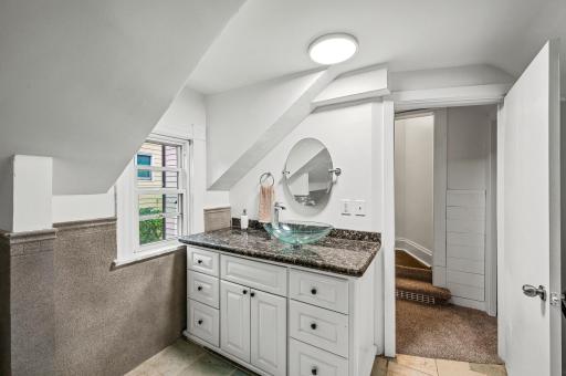 Its spacious layout and thoughtful finishes make it perfect for effortless morning routines.