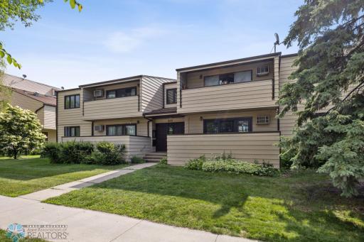 812 10th Street S, B12, Fargo, ND 58103