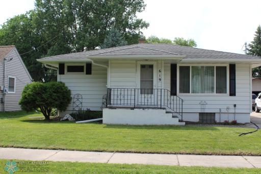 619 15th Street N, Moorhead, MN 56560