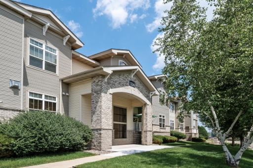1256 County Road D E, 103, Saint Paul, MN 55109