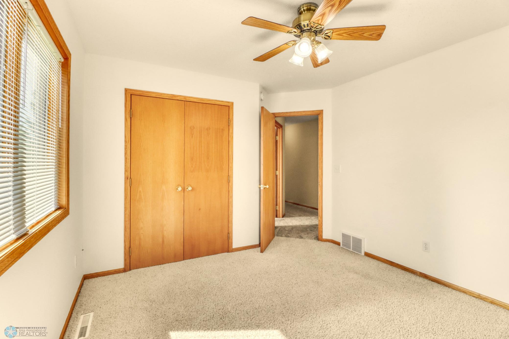 26Upstairs Bedroom1_2.JPG