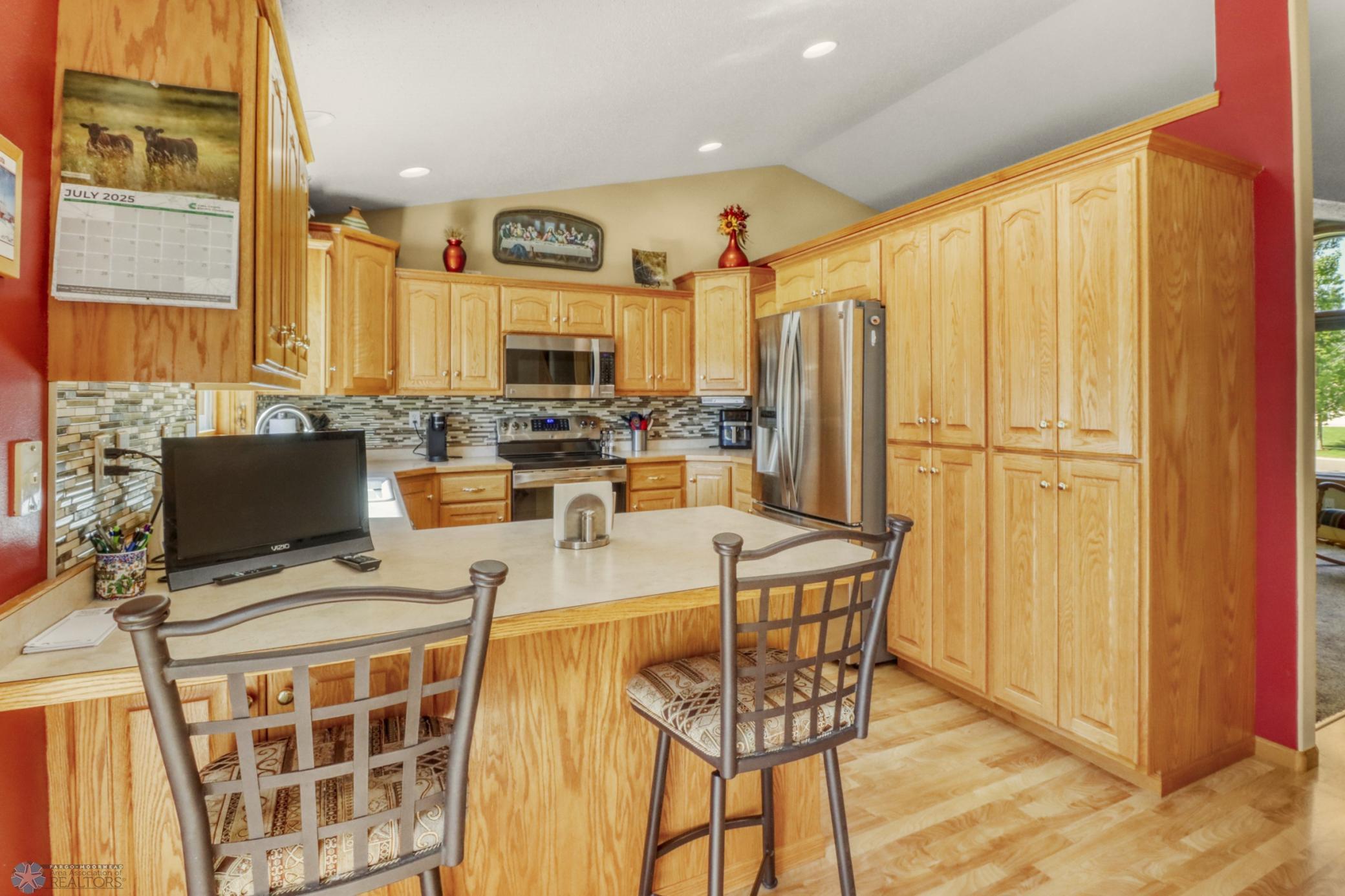 16Kitchen1_1.JPG