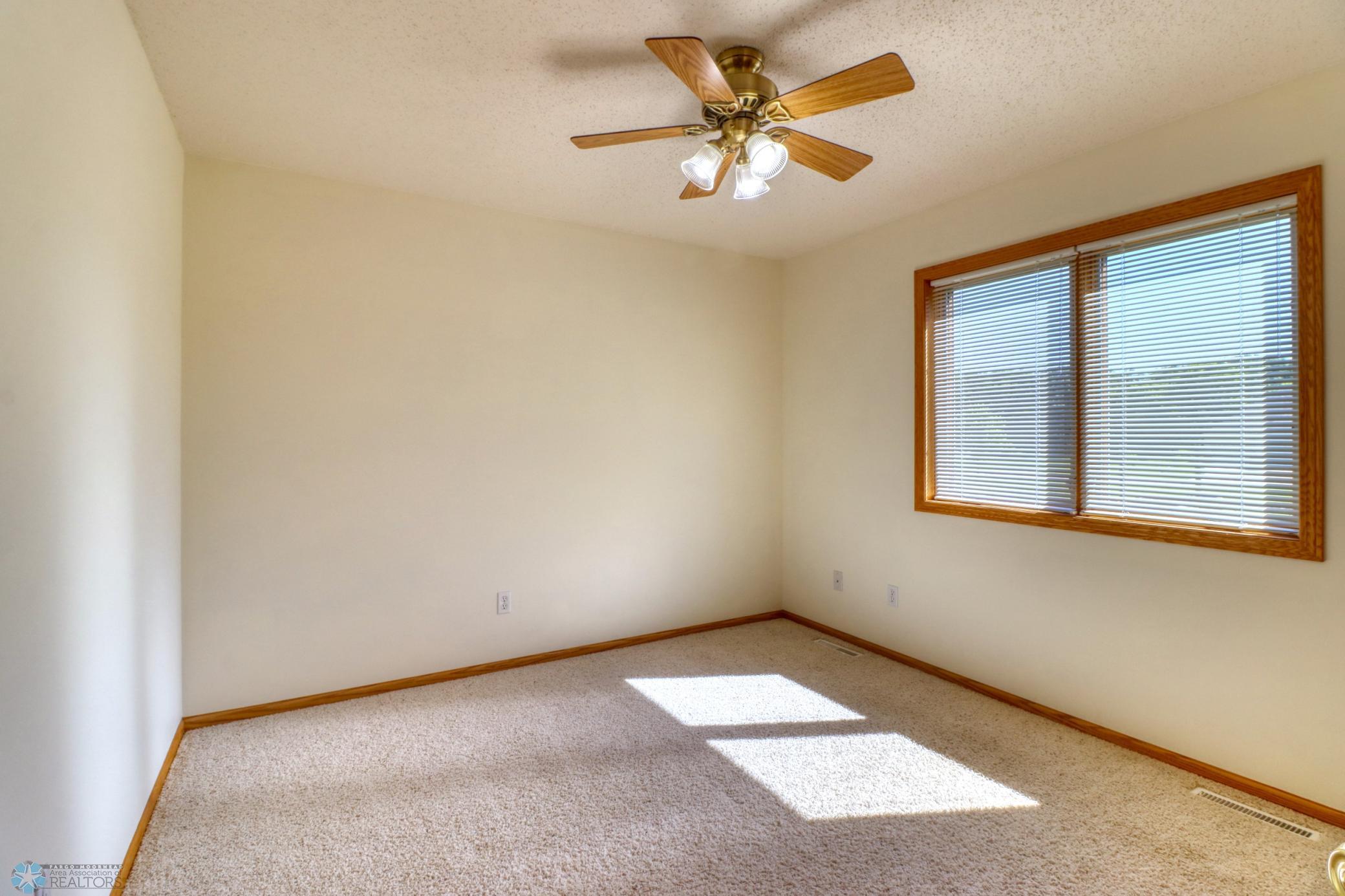27Upstairs Bedroom1_1.JPG